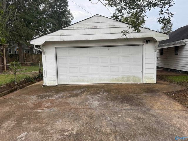 2301 North Rose Drive SW, Huntsville, AL 35805