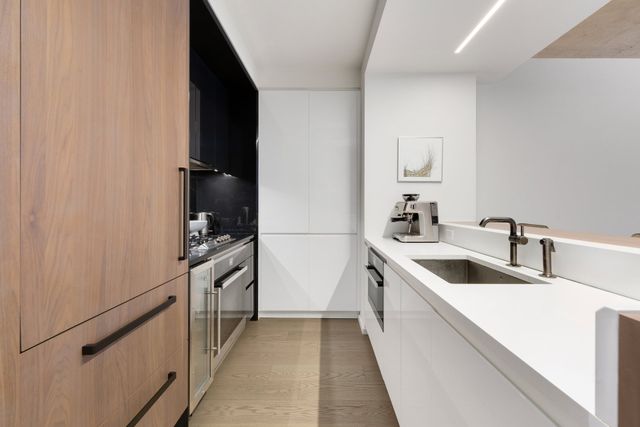 196 Orchard St Apt 5J, New York City, NY 10002