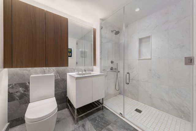 196 Orchard St Apt 5J, New York City, NY 10002