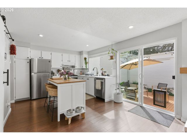 13162 Sw 17TH St, Beaverton, OR 97008