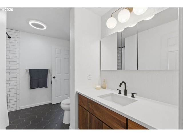 13162 Sw 17TH St, Beaverton, OR 97008