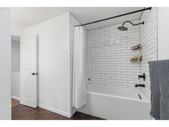 13162 Sw 17TH St, Beaverton, OR 97008