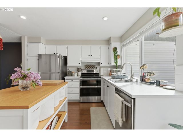 13162 Sw 17TH St, Beaverton, OR 97008