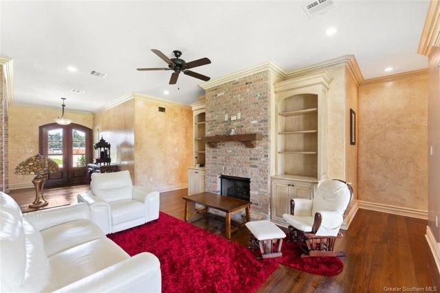 2215 Longue Vue Drive, Lake Charles, LA 70605