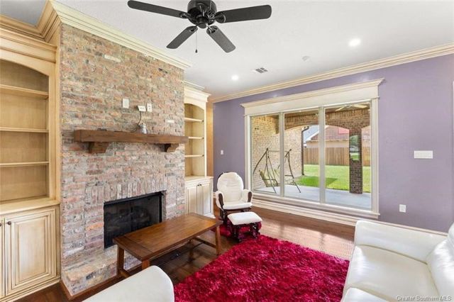 2215 Longue Vue Drive, Lake Charles, LA 70605