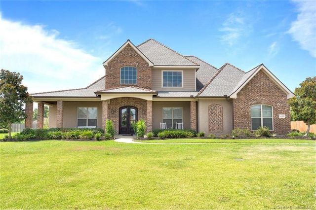 2215 Longue Vue Drive, Lake Charles, LA 70605