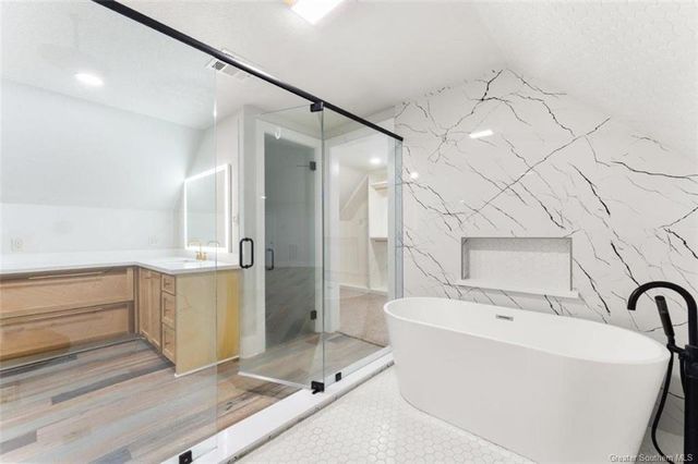 2215 Longue Vue Drive, Lake Charles, LA 70605