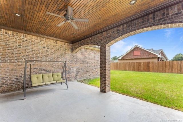 2215 Longue Vue Drive, Lake Charles, LA 70605