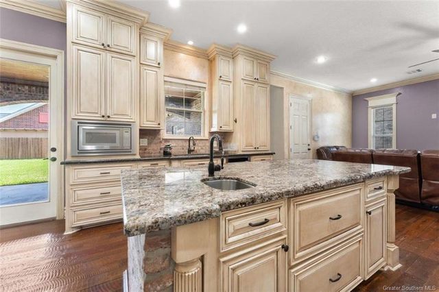 2215 Longue Vue Drive, Lake Charles, LA 70605