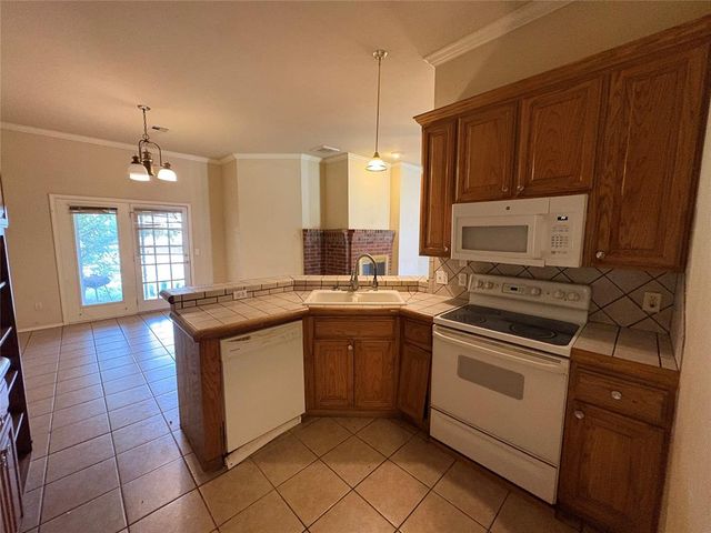 2631 Silvertree Drive, Oklahoma City, OK 73120