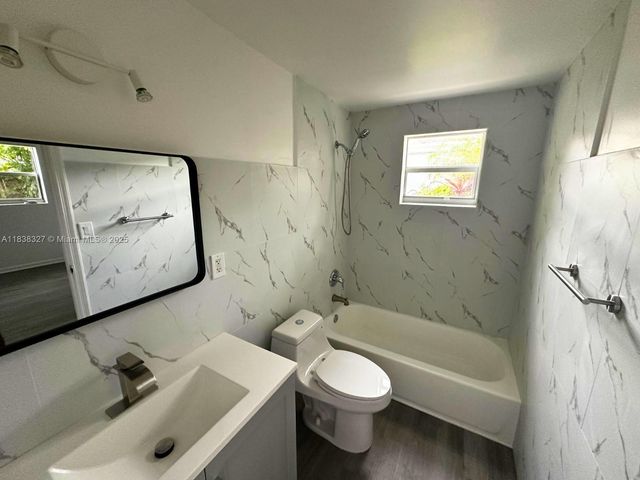 1645 NE 175th St, North Miami Beach, FL 33162