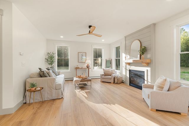427 Mountain View Road, Williston, VT 05495