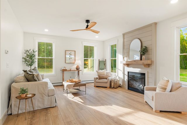 427 Mountain View Road, Williston, VT 05495