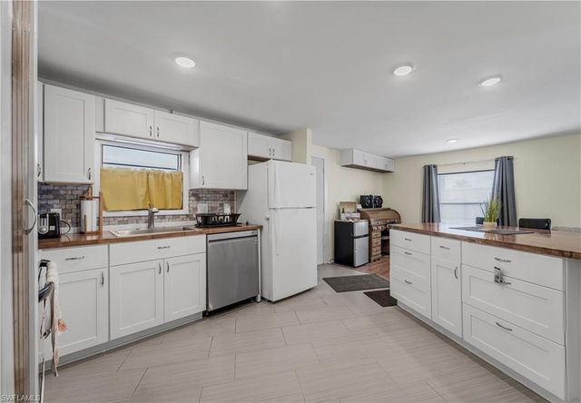 5655 Captain John Smith LOOP, North Fort Myers, FL 33917