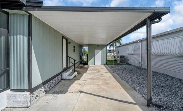5655 Captain John Smith LOOP, North Fort Myers, FL 33917