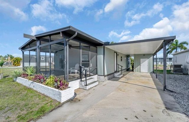 5655 Captain John Smith LOOP, North Fort Myers, FL 33917
