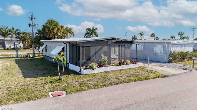 5655 Captain John Smith LOOP, North Fort Myers, FL 33917
