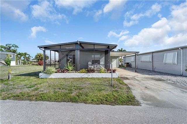 5655 Captain John Smith LOOP, North Fort Myers, FL 33917