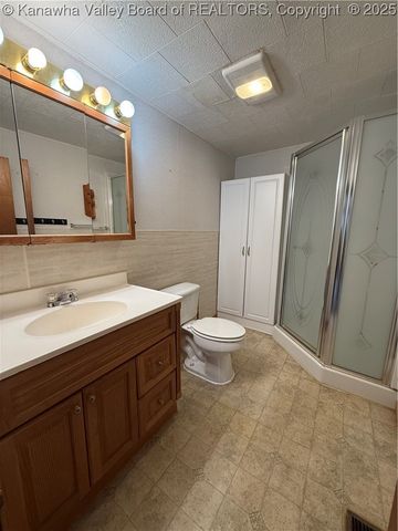 898 Thunder Road, Chapmanville, WV 25508