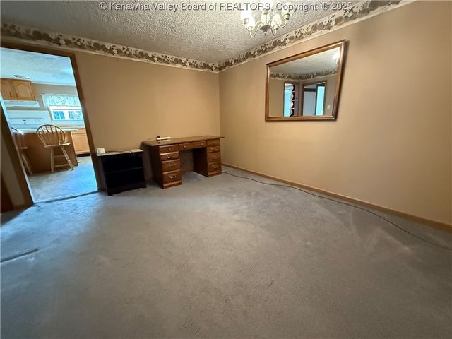 898 Thunder Road, Chapmanville, WV 25508