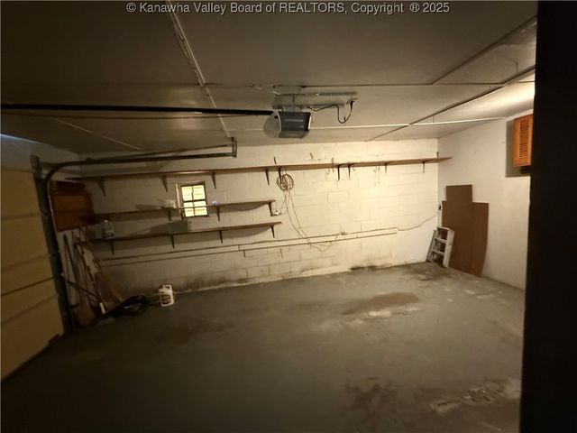 898 Thunder Road, Chapmanville, WV 25508