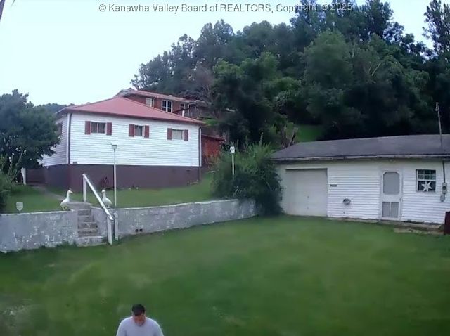 898 Thunder Road, Chapmanville, WV 25508