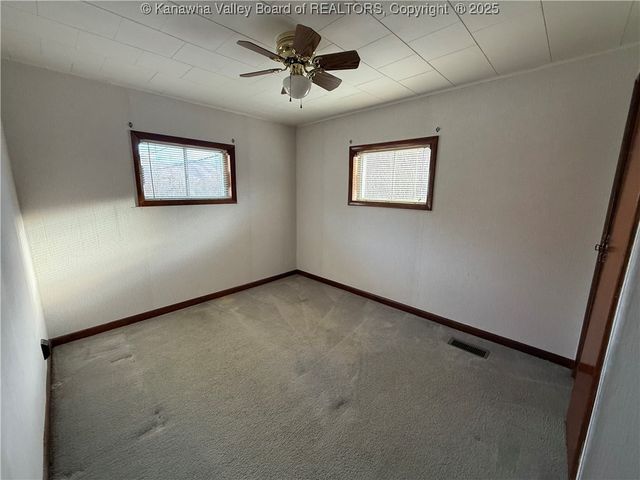 898 Thunder Road, Chapmanville, WV 25508