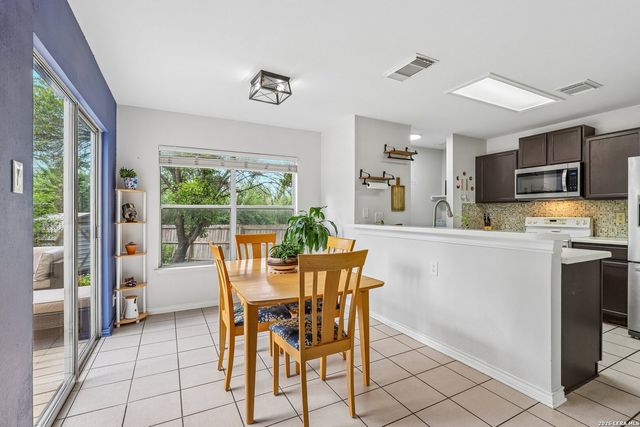 8810 Bridgefield, San Antonio, TX 78240