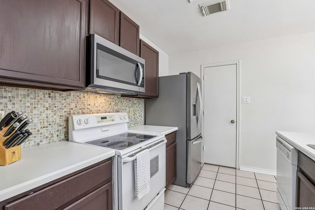 8810 Bridgefield, San Antonio, TX 78240