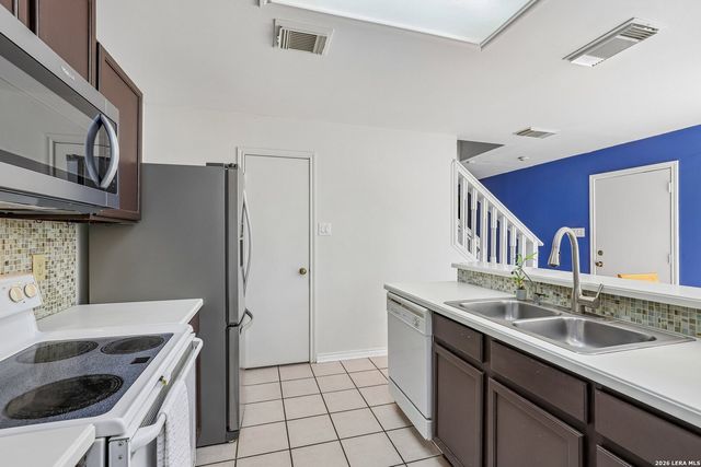 8810 Bridgefield, San Antonio, TX 78240