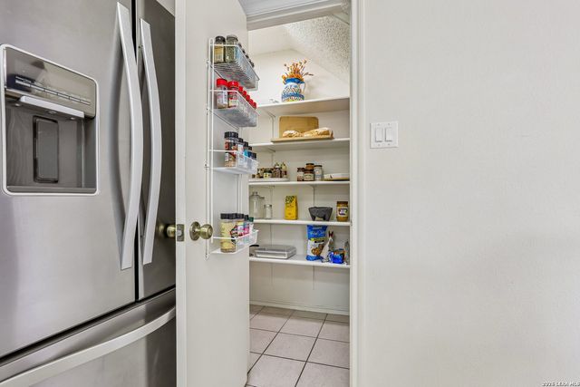 8810 Bridgefield, San Antonio, TX 78240