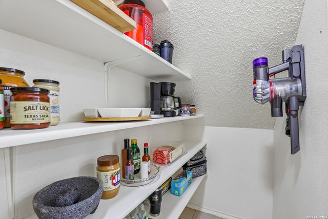 8810 Bridgefield, San Antonio, TX 78240
