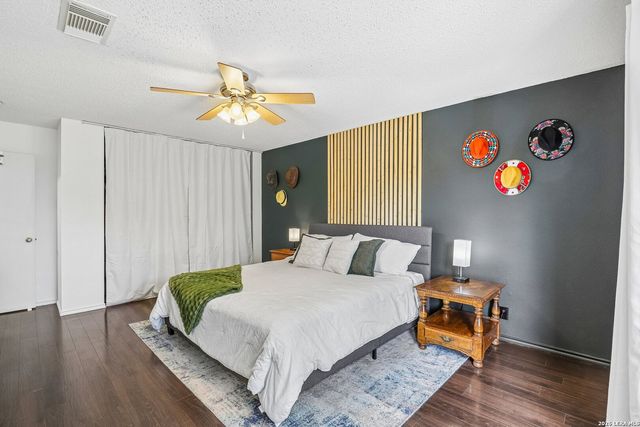 8810 Bridgefield, San Antonio, TX 78240