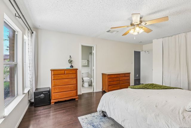 8810 Bridgefield, San Antonio, TX 78240