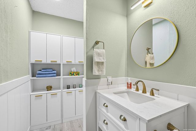 8810 Bridgefield, San Antonio, TX 78240