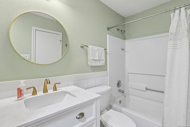 8810 Bridgefield, San Antonio, TX 78240