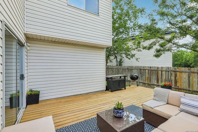 8810 Bridgefield, San Antonio, TX 78240