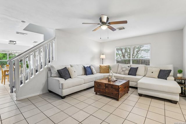 8810 Bridgefield, San Antonio, TX 78240