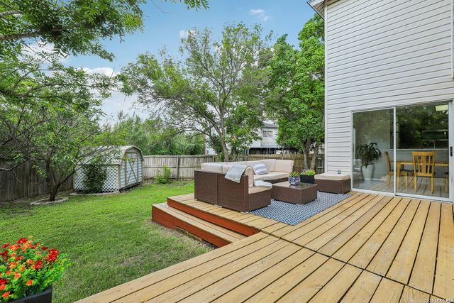 8810 Bridgefield, San Antonio, TX 78240