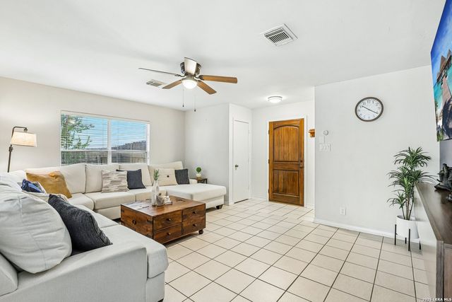 8810 Bridgefield, San Antonio, TX 78240