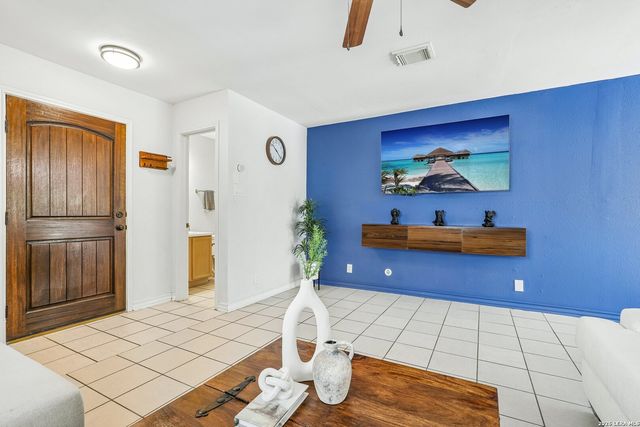 8810 Bridgefield, San Antonio, TX 78240