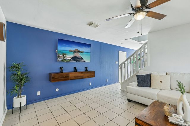 8810 Bridgefield, San Antonio, TX 78240