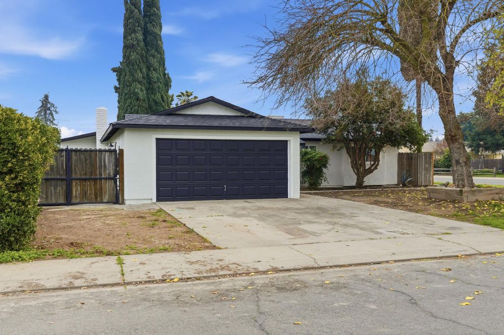 Image 2 of property listing at 4200 Katella Drive, Denair, CA 95316