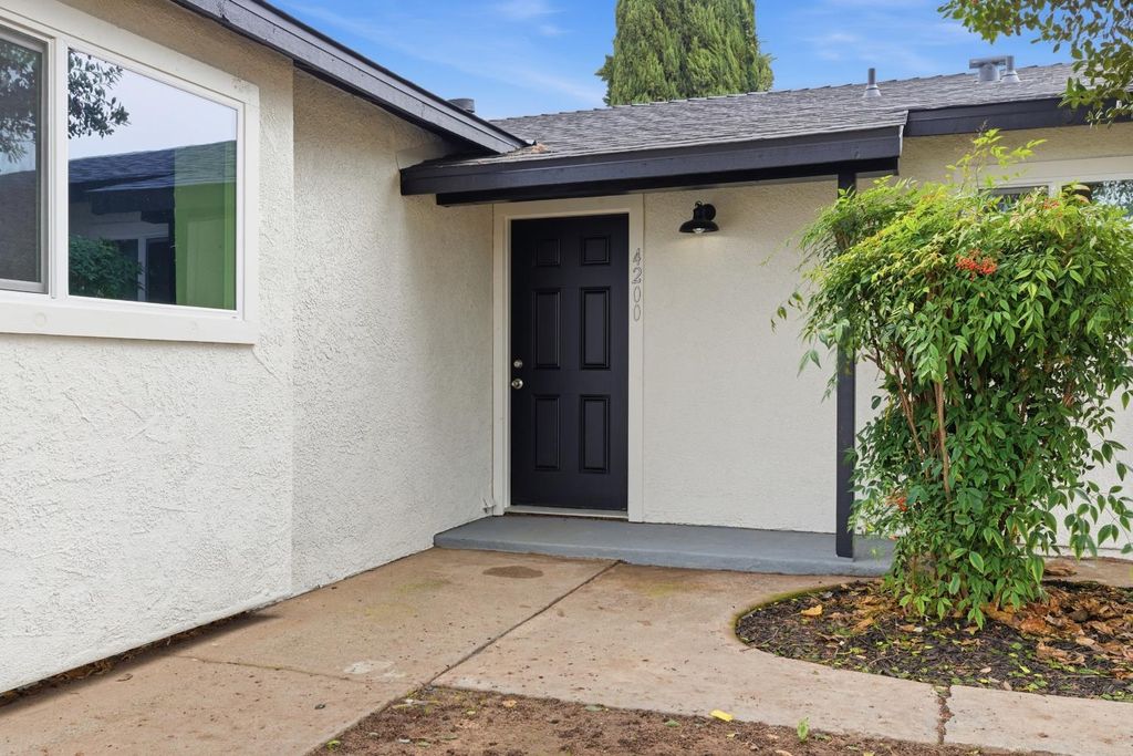 Image 5 of property listing at 4200 Katella Drive, Denair, CA 95316