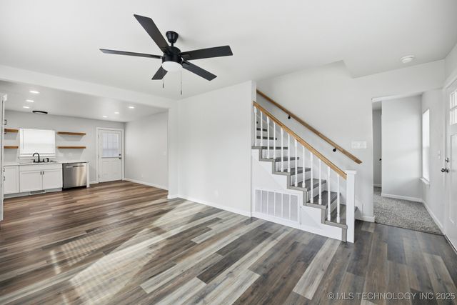 3808 S 31st West Avenue, Tulsa, OK 74107