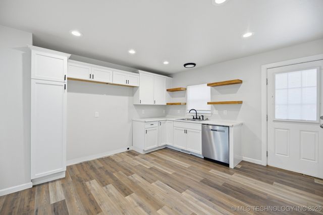 3808 S 31st West Avenue, Tulsa, OK 74107