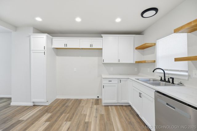 3808 S 31st West Avenue, Tulsa, OK 74107