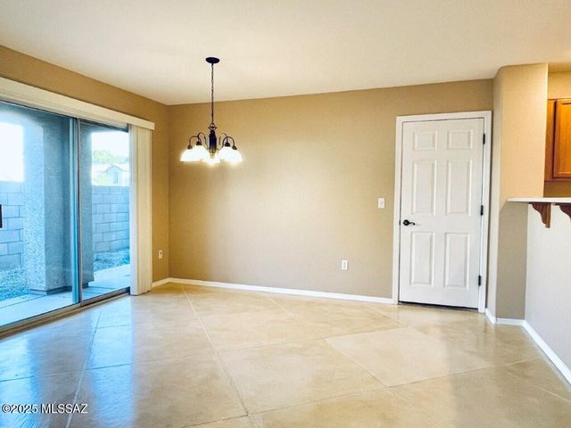 2736 N Neruda Lane, Tucson, AZ 85712