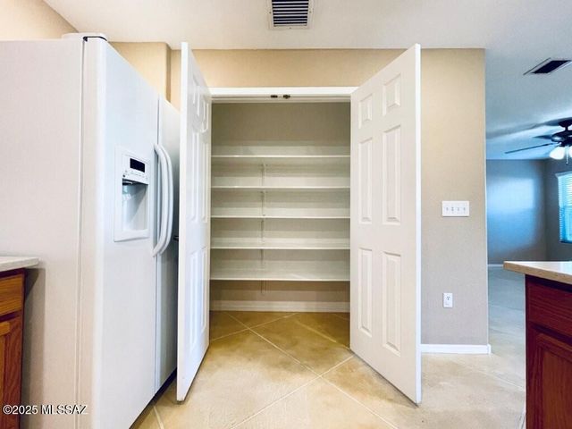 2736 N Neruda Lane, Tucson, AZ 85712