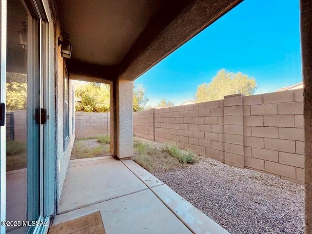 2736 N Neruda Lane, Tucson, AZ 85712